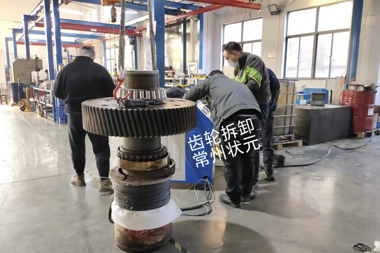 齿轮加热拆卸.jpg 齿轮加热拆卸.jpg